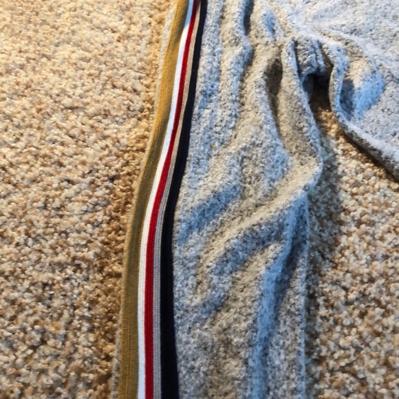 Gray long sleeve hoodie - Picture 4 of 4